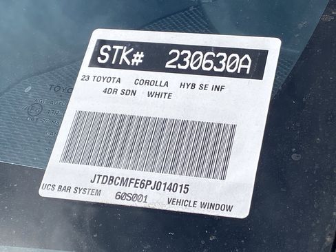 Used 2023 Toyota Corolla SE w/ SE Package image 10