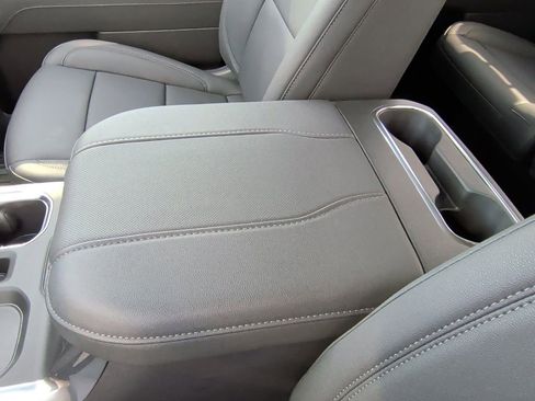 New 2026 GMC Sierra 1500 SLT image 33