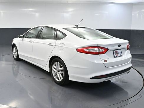 Used 2016 Ford Fusion SE FWD image 8
