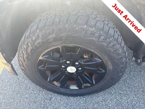 Used 2016 Chevrolet Colorado LT w/ LT Convenience Package RWD image 14