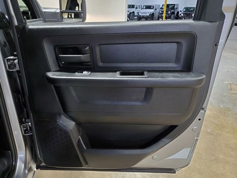 Used 2024 RAM 2500 Tradesman w/ Chrome Appearance Group image 21