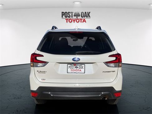 Used 2020 Subaru Forester Premium image 6