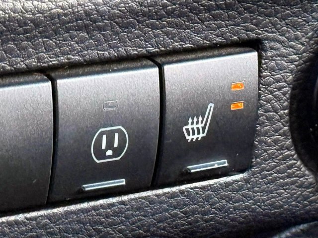 Used 2016 Jeep Wrangler Unlimited Rubicon w/ Connectivity Group AWD/4WD image 31