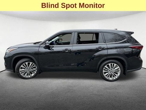 Certified 2025 Toyota Highlander Platinum AWD/4WD image 7