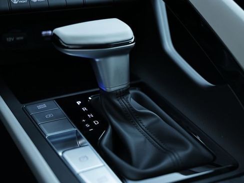 New 2026 Hyundai Elantra Limited image 15