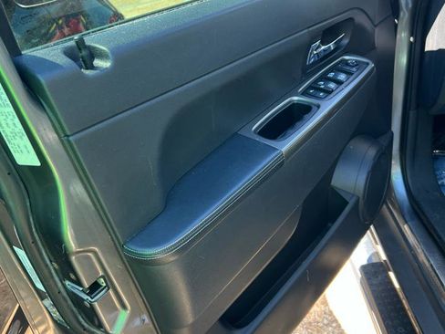 Used 2012 Jeep Liberty Limited Jet w/ Chrome Accents Group image 14