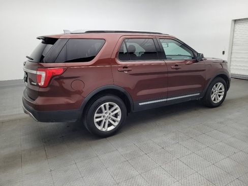 Used 2016 Ford Explorer XLT w/ Equipment Group 202A FWD image 10