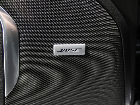 Used 2022 Chevrolet Suburban RST w/ Luxury Package image 7