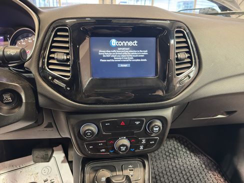 Used 2019 Jeep Compass Altitude AWD/4WD image 18