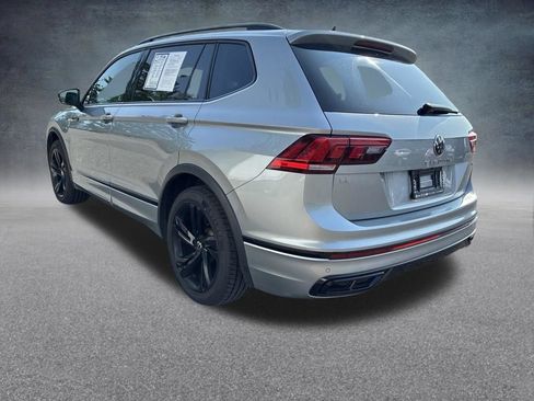 Used 2023 Volkswagen Tiguan SE R-Line AWD/4WD image 3