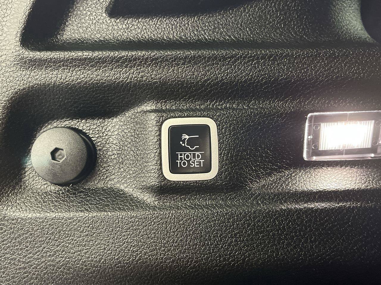 Used 2025 Jeep Grand Cherokee L Altitude AWD/4WD image 32