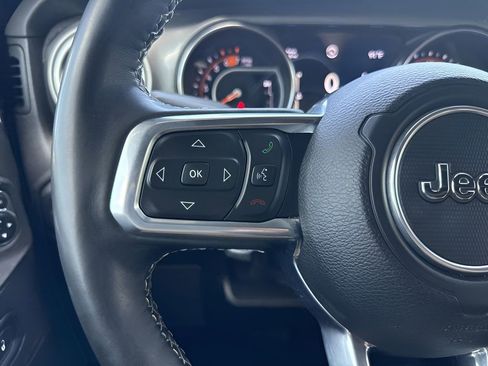 Used 2022 Jeep Wrangler Unlimited Sahara w/ Cold Weather Group image 14