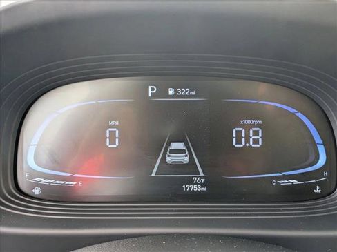 Used 2024 Hyundai Venue SEL image 10