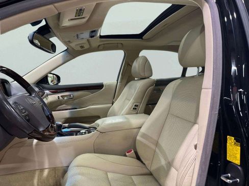 Used 2014 Lexus LS 460 image 17