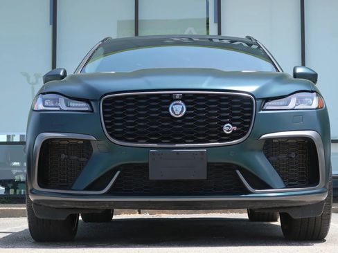 Used 2022 Jaguar F-PACE SVR AWD/4WD image 2