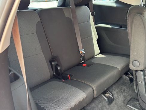 Used 2019 Chevrolet Traverse LT FWD image 15