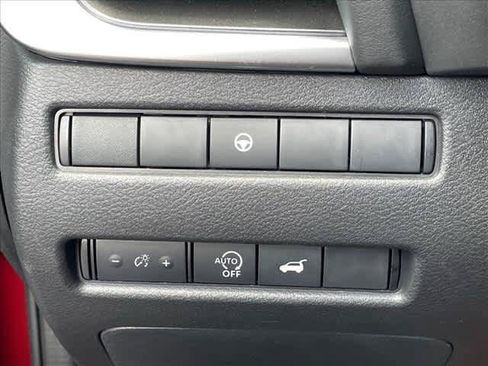 Used 2024 Nissan Rogue SV w/ SV Premium Package FWD image 19