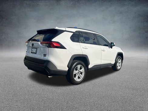 Used 2019 Toyota RAV4 XLE w/ Convenience Package AWD/4WD image 3