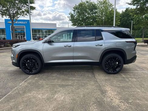 New 2026 Chevrolet Traverse LT w/ LPO, Floor Liner Package FWD image 5