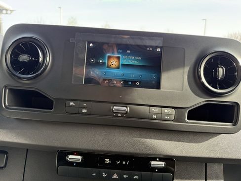 Used 2024 Mercedes-Benz Sprinter 3500 image 29