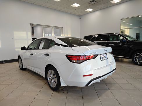 Used 2024 Nissan Sentra S image 32