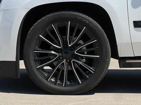 Used 2016 Cadillac Escalade ESV Platinum AWD/4WD image 12