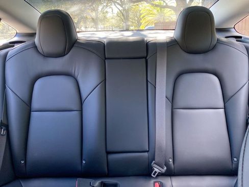 Used 2018 Tesla Model 3 Long Range image 39