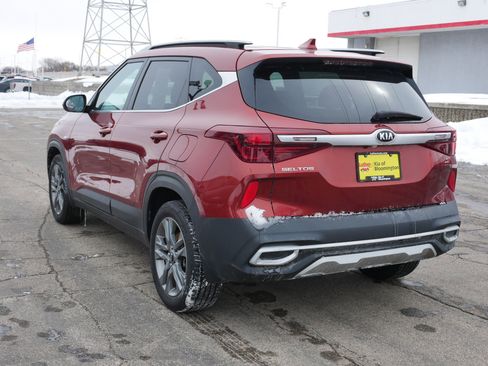 Certified 2021 Kia Seltos S image 3