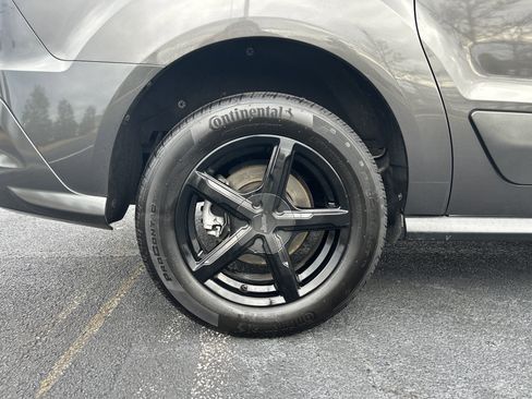 Used 2019 Ford Transit Connect XLT image 34