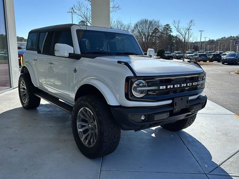 Used 2023 Ford Bronco Outer Banks image 6