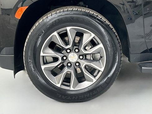 Used 2022 Chevrolet Suburban Premier image 34