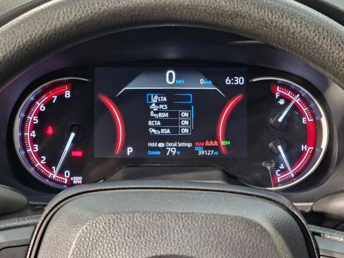Used 2025 Toyota RAV4 LE AWD/4WD image 15