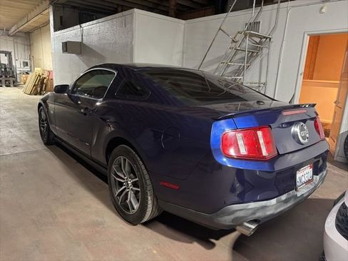 Used 2011 Ford Mustang GT Premium RWD image 4
