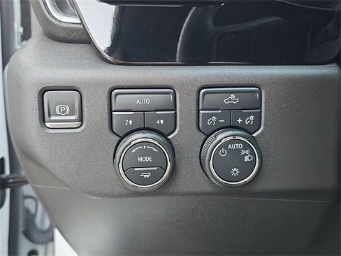 Certified 2024 Chevrolet Silverado 1500 LT image 23