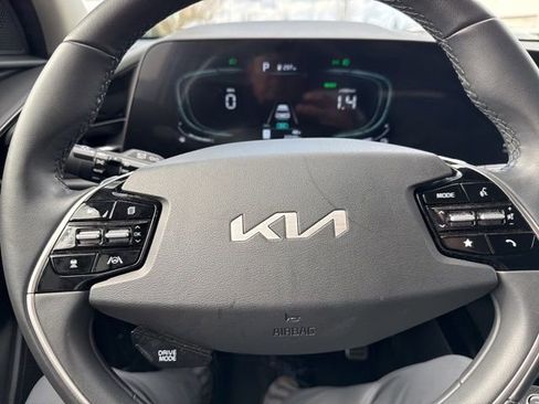 Certified 2023 Kia Niro EX Touring image 20