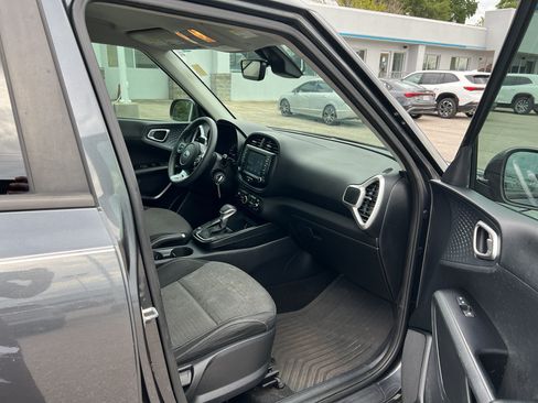 Used 2021 Kia Soul S FWD image 12