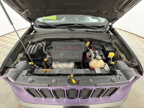 Used 2016 Jeep Renegade Latitude AWD/4WD image 33