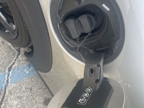 Used 2024 MINI Cooper SE image 33