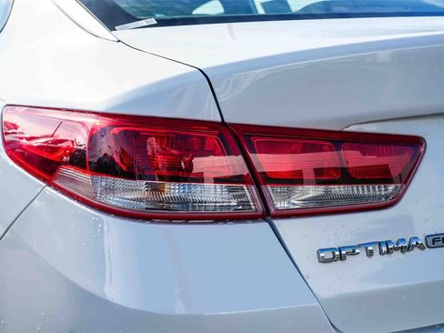 Used 2020 Kia Optima LX image 7