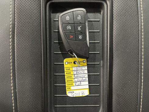 Used 2024 Chevrolet Suburban Premier AWD/4WD image 27