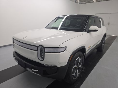 Used 2023 Rivian R1S Adventure AWD/4WD image 1