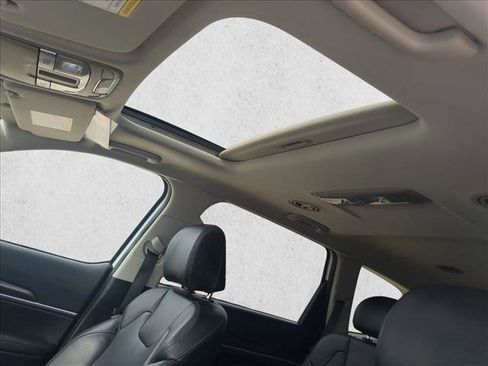 Used 2025 Kia Telluride S image 16