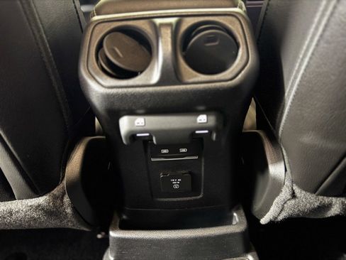 Used 2021 Jeep Wrangler Unlimited Sahara image 20