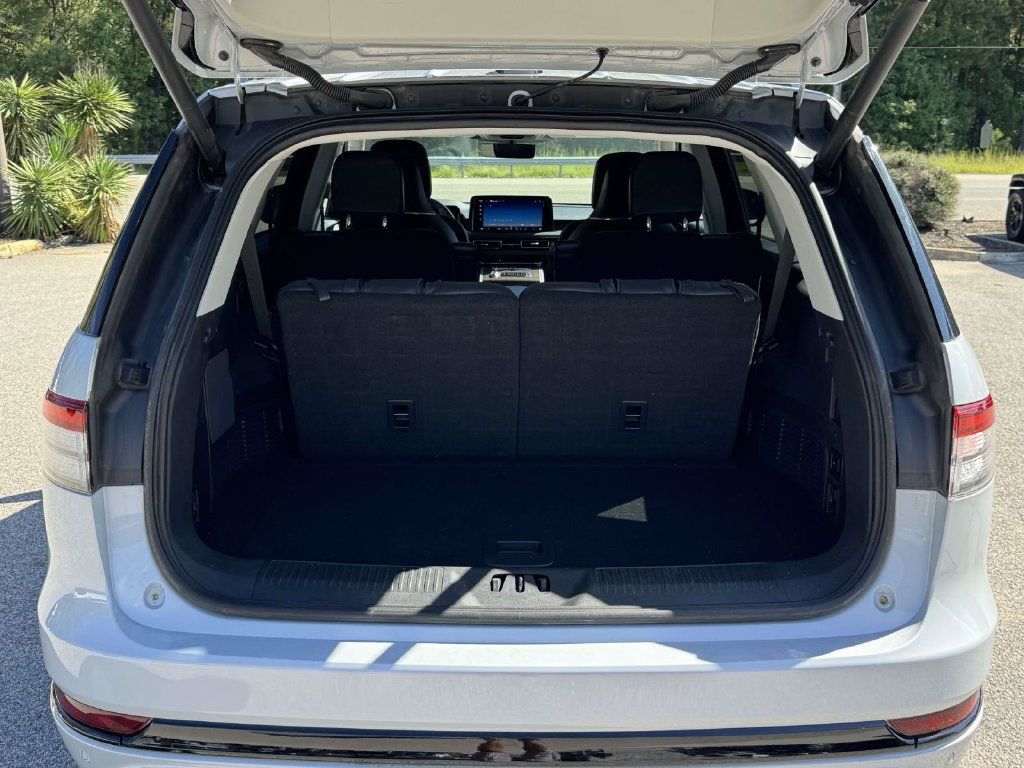 Used 2025 Lincoln Aviator Reserve w/ Luxury Package AWD/4WD image 15