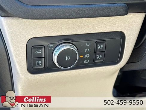 Used 2020 Ford Escape Titanium image 19