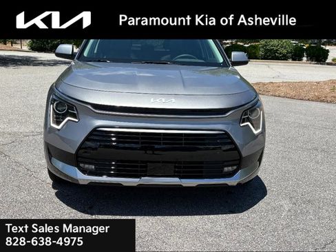 New 2025 Kia Niro EX Touring image 2