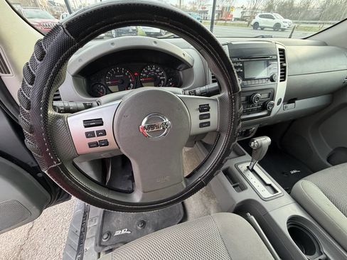 Used 2014 Nissan Frontier SV w/ SV Value Truck Package AWD/4WD image 27