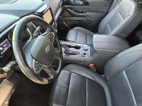 Used 2023 Chevrolet Traverse RS image 13
