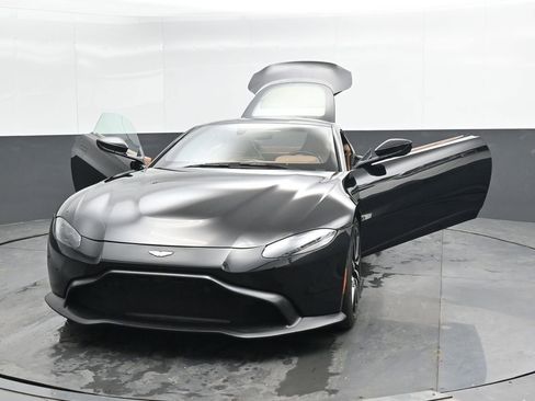 Used 2020 Aston Martin V8 Vantage Coupe RWD image 44