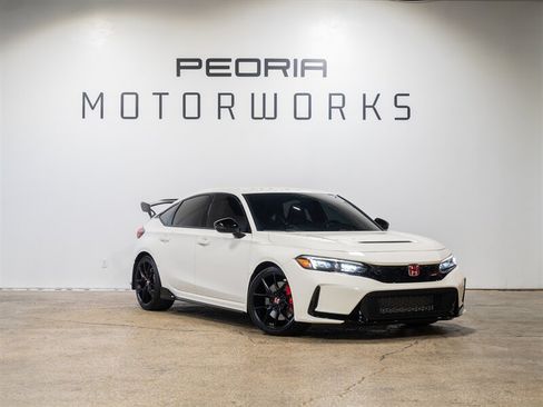 Used 2023 Honda Civic Type R image 2